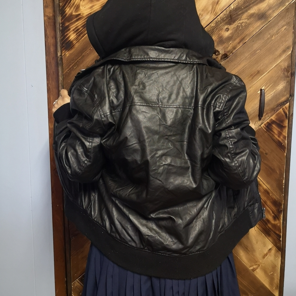 Bomber jacket - Picture 3 of 5